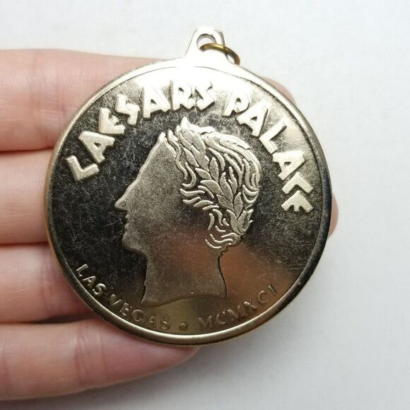 Vintage Large Caesars Palace Metal Coin Shape Pendant, Gold Tone, Retro - Picture 4 of 5